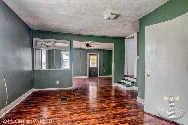 Building Photo - 202-204 S Chestnut St - 204