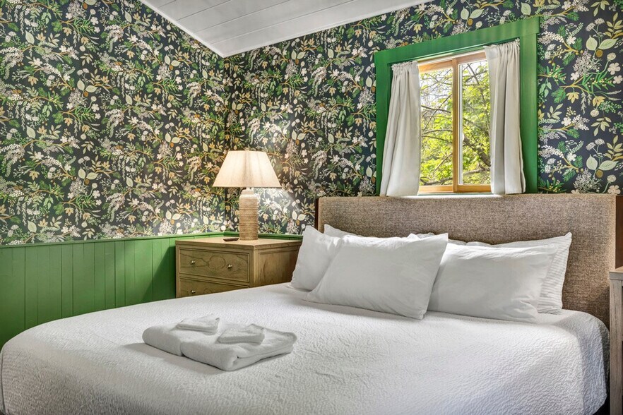 Building Photo - 23120 Bates Rd