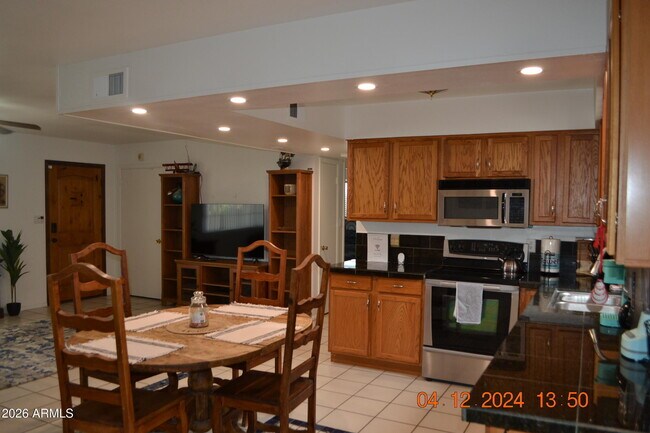 Building Photo - 658 S Palo Verde Dr