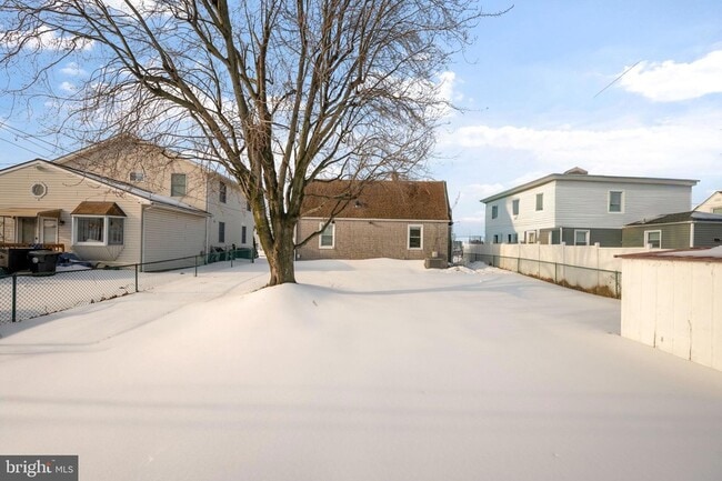 Building Photo - 3413 Yardley Dr