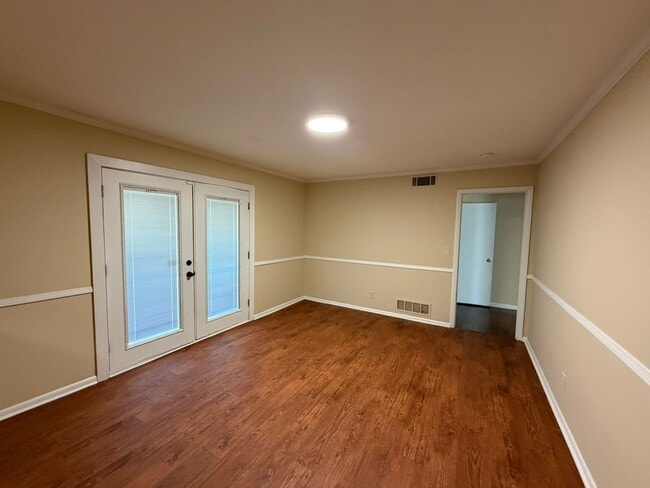 Building Photo - 118 Sandy Way