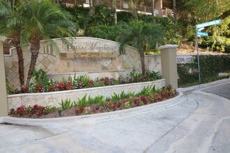 Building Photo - Woodland Hills Townhome S. of Ventura Blvd.