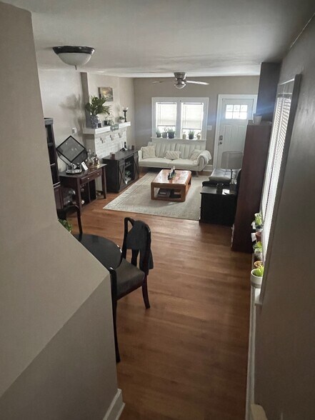 Family and living rooms - 2439 Medary Ave