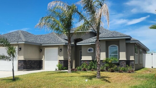 Primary Photo - 157 Torrey Pines Dr