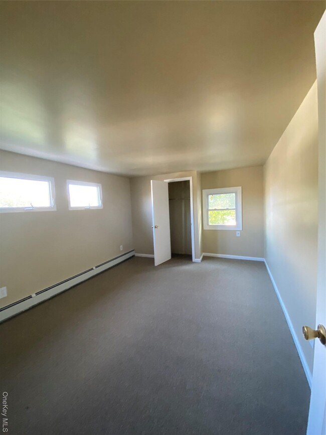 Building Photo - 18 Third Ave