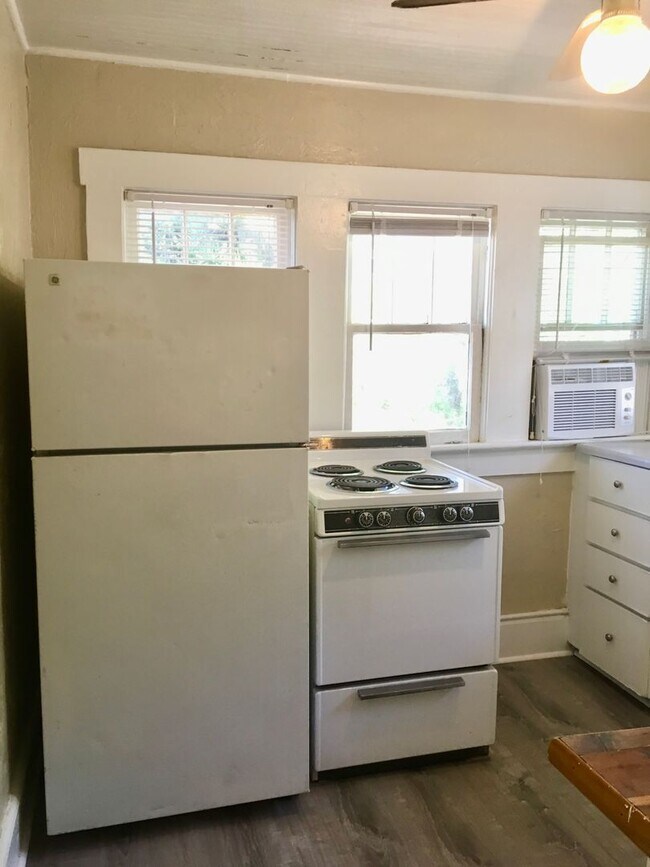Building Photo - Bradenton Nine - 1223