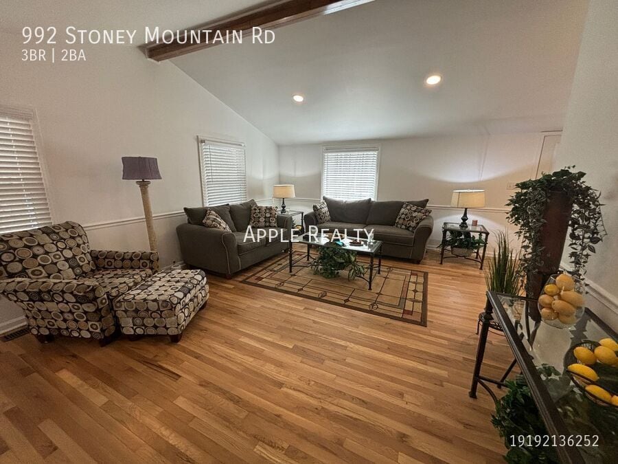 Building Photo - 992 Stoney Mountain Rd