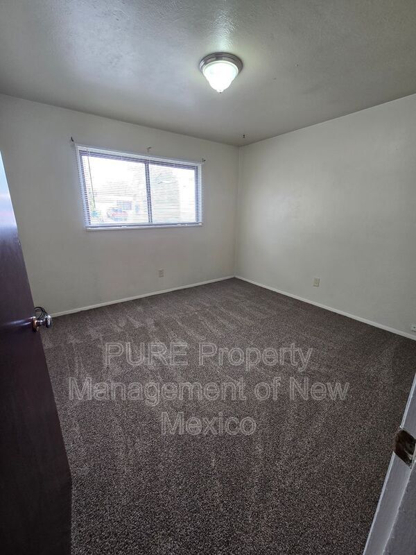 Building Photo - 2625 E 22nd St