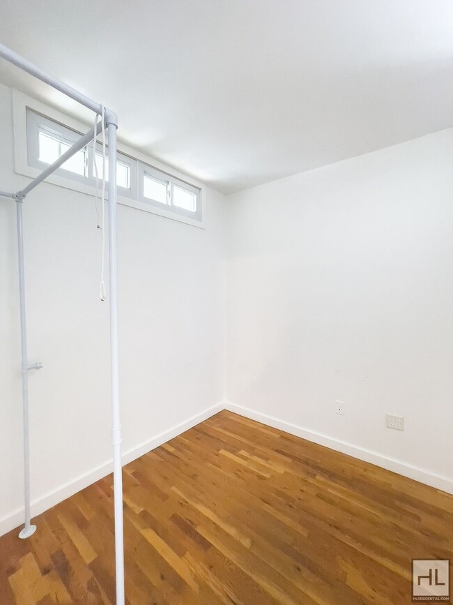 Building Photo - Sunlit Bushwick 2-Bed Plus a 3rd Room / Pr...