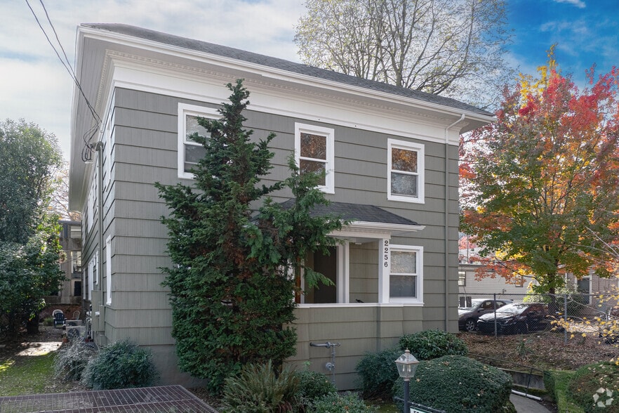 Exterior - Nob Hill Apartments