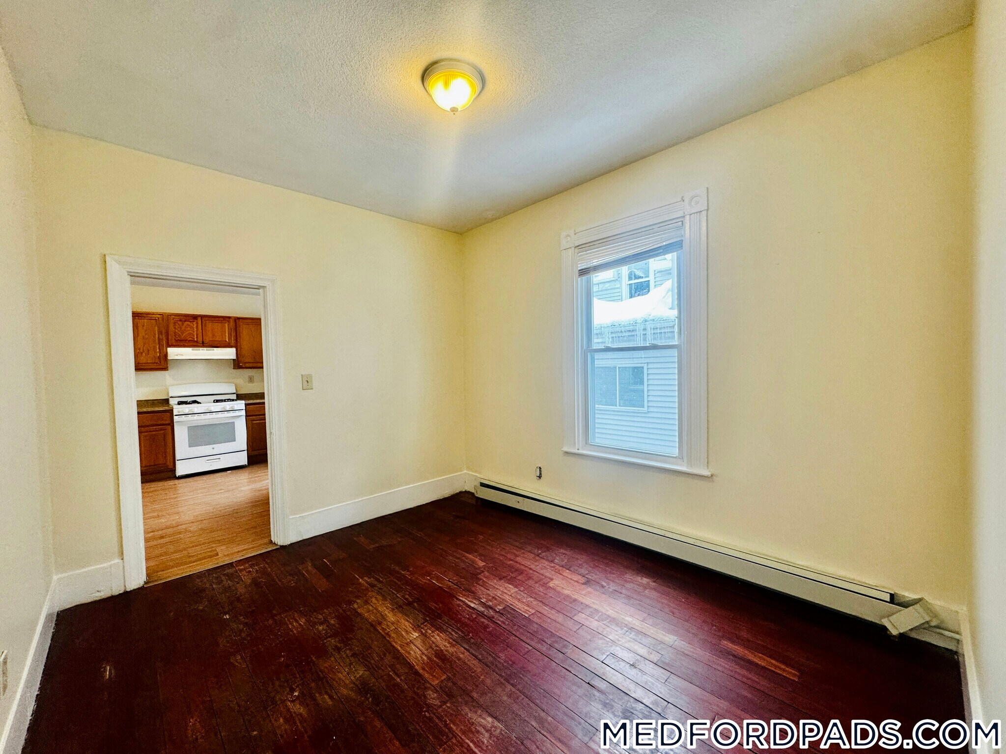 Building Photo - 569 Main St