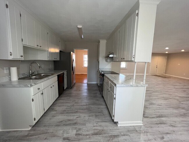 Building Photo - 5 Dunwoody Cir