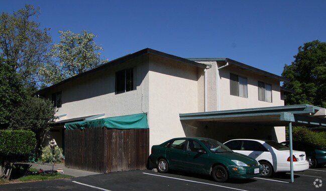 Building Photo - Crescent Villa