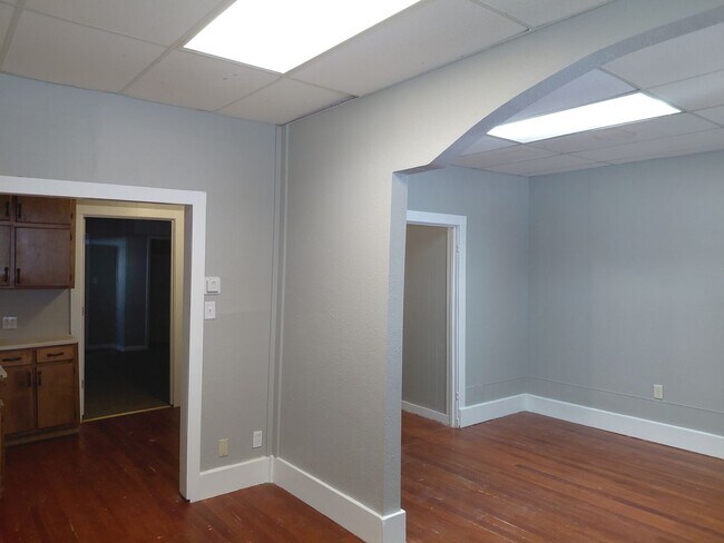 Building Photo - 117/119 N 6th Apts