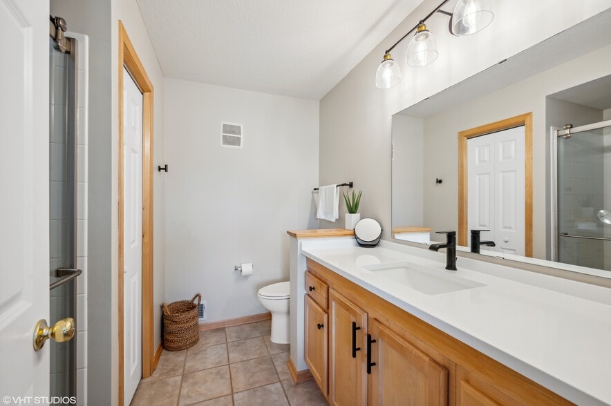 Building Photo - 977 Fairfield Ct