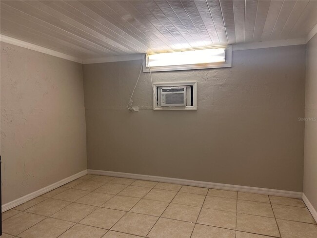 Building Photo - 1131 Robin Hood Ct