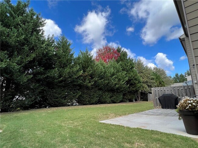 Building Photo - 665 Township Cir