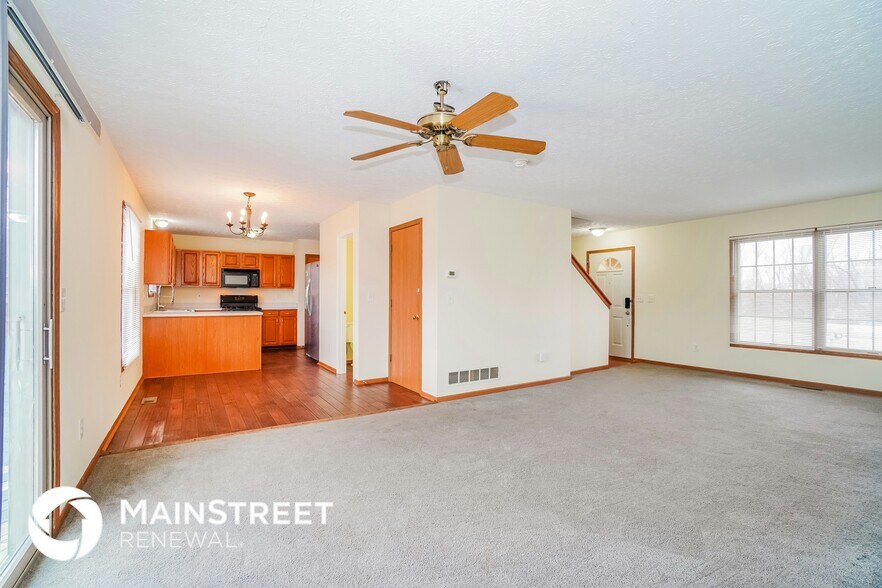 Building Photo - 2672 Fernwood Ave