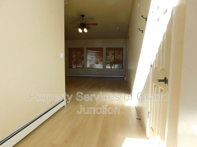 Building Photo - 1213 E Carolina Ave