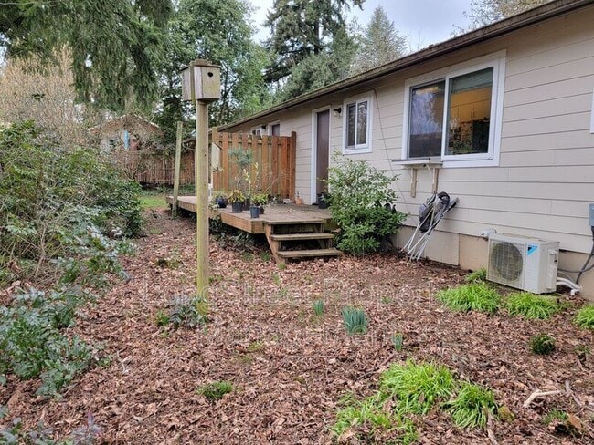 Building Photo - 1018 Pioneer St