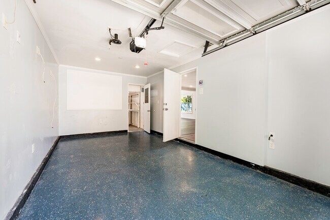 Building Photo - 7032 E El Cedral St
