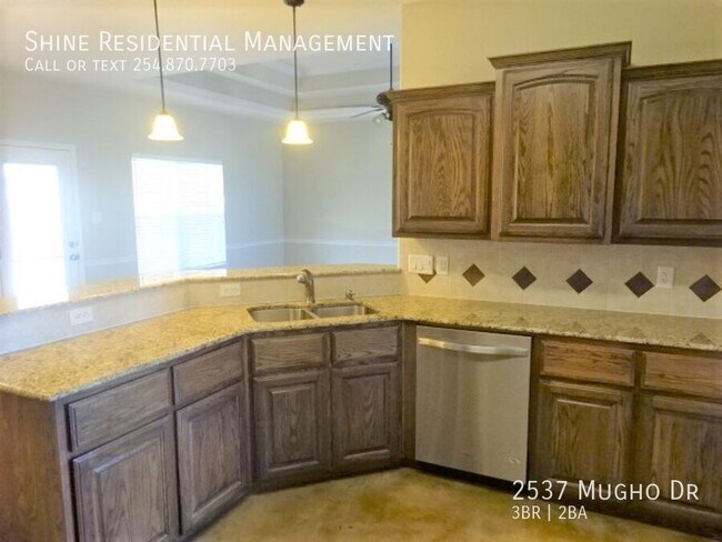 Building Photo - 2537 Mugho Dr