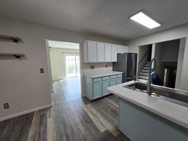 Building Photo - 5093 W Elm Ct
