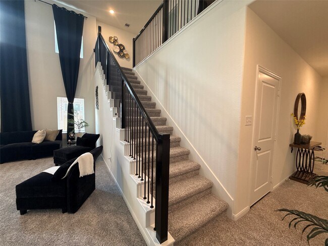 Building Photo - 527 Baobab Wy