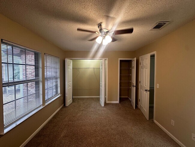 Building Photo - 797 Timberway Ct