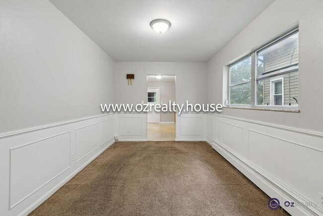 Building Photo - 185 Mettler St