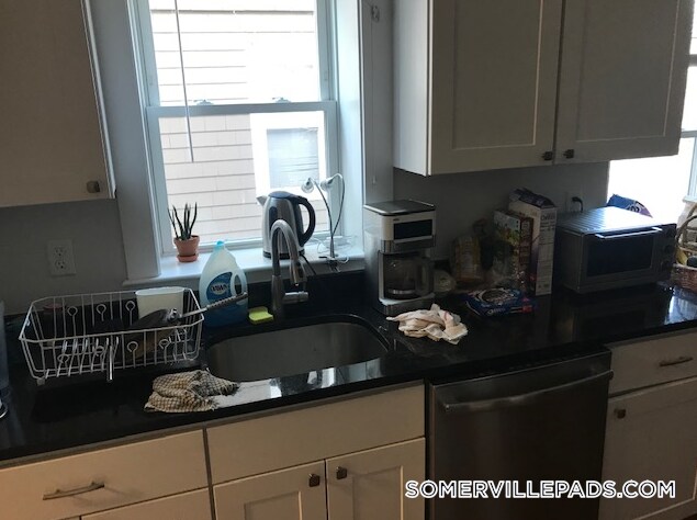 Building Photo - 17 Ashland St