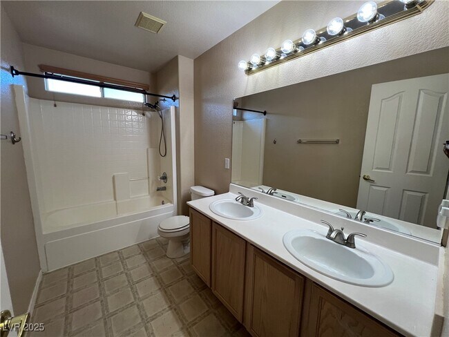 Building Photo - 4429 Rockaway Beach St
