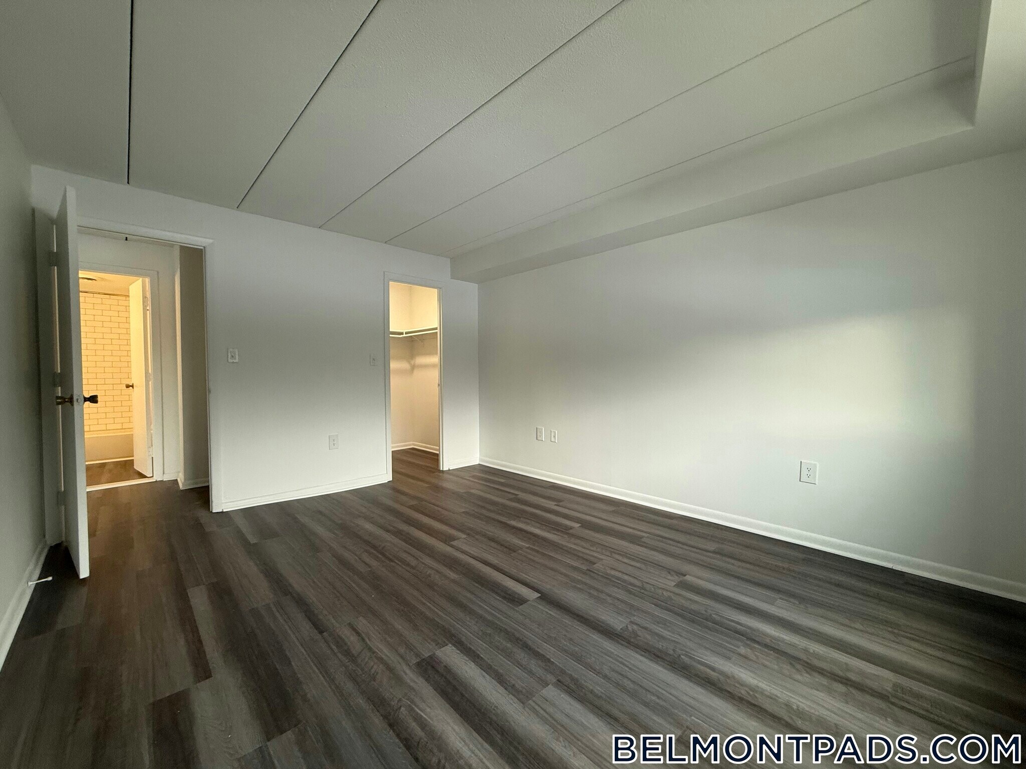 Building Photo - 49 Hill Rd