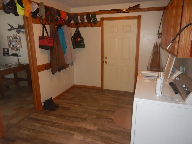 Building Photo - 35270 W Walker Rd