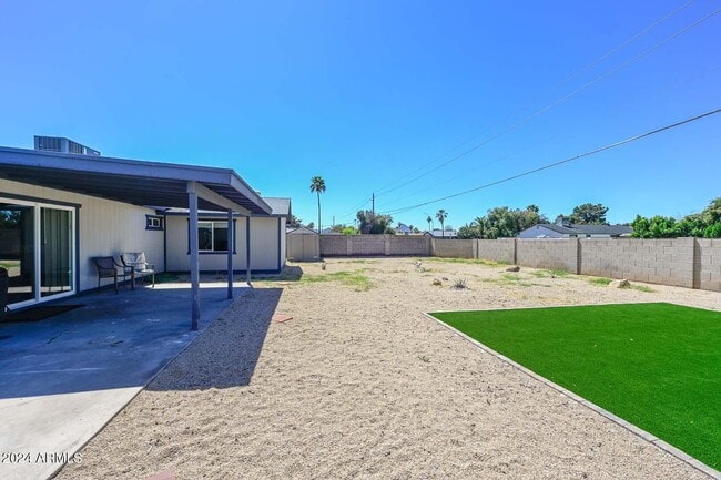 Building Photo - 13052 N 40th Pl