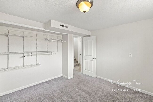 Building Photo - 1495 Prado Dr