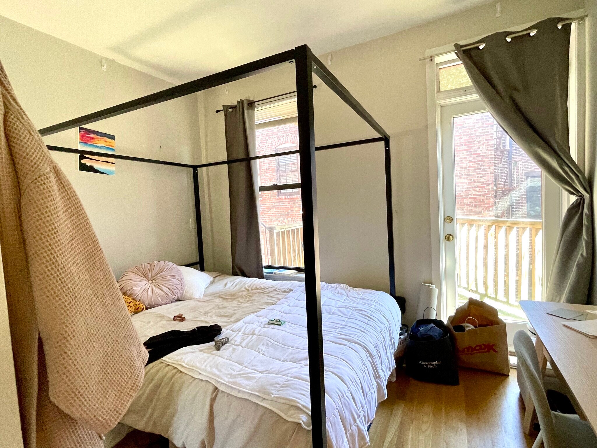 Building Photo - 33 Hanson St