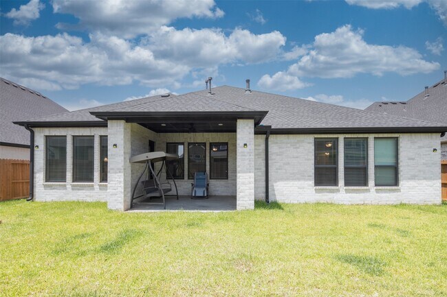 Building Photo - 27427 Gardinia Ridge Dr