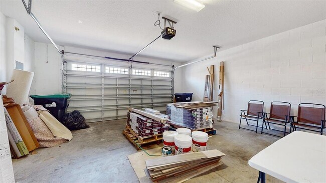 Building Photo - 14315 Swanley St