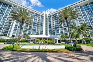 Building Photo - 10275 Collins Ave
