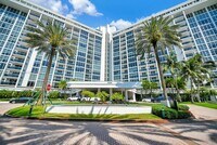 Building Photo - 10275 Collins Ave
