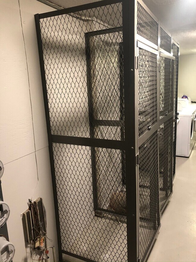 Building Photo - 4938 N Leonard Dr