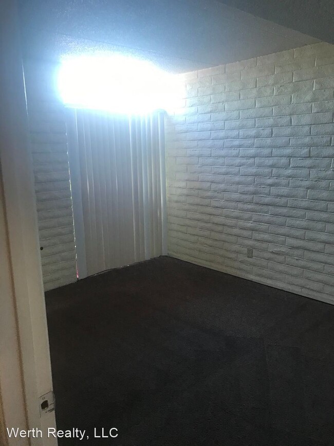 Building Photo - 1 br, 1 bath Apartment - 20 N. Leonora Ave.