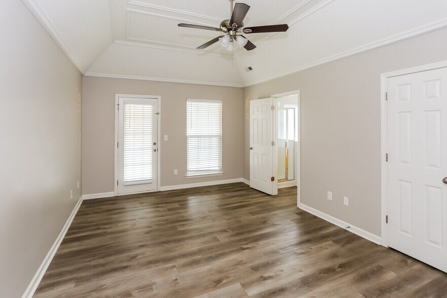Building Photo - 5719 Falls Ridge Ln