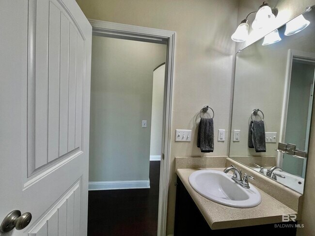 Building Photo - 324 Majestic Beauty Ave