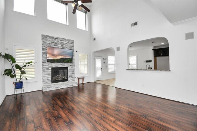Building Photo - 26535 Ashwood Creek Ln