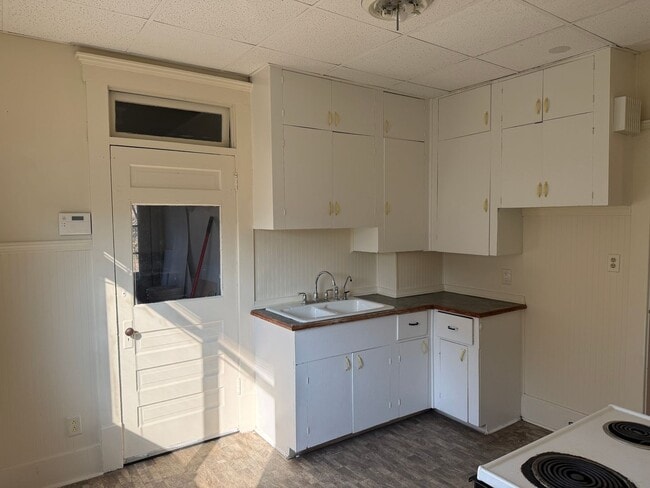 Building Photo - 4 Bed / 2 Bath Home for Rent – Canton, Ohio