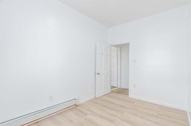 Building Photo - 147 Ave E