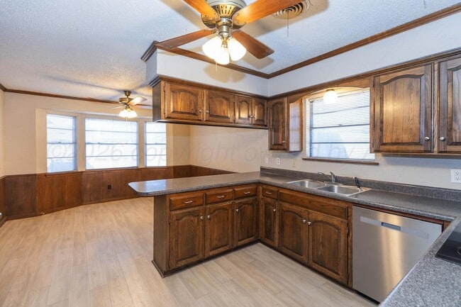 Building Photo - 5314 Briar St