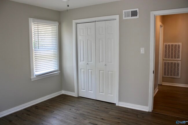 Building Photo - 1017 Crestline Rd NW